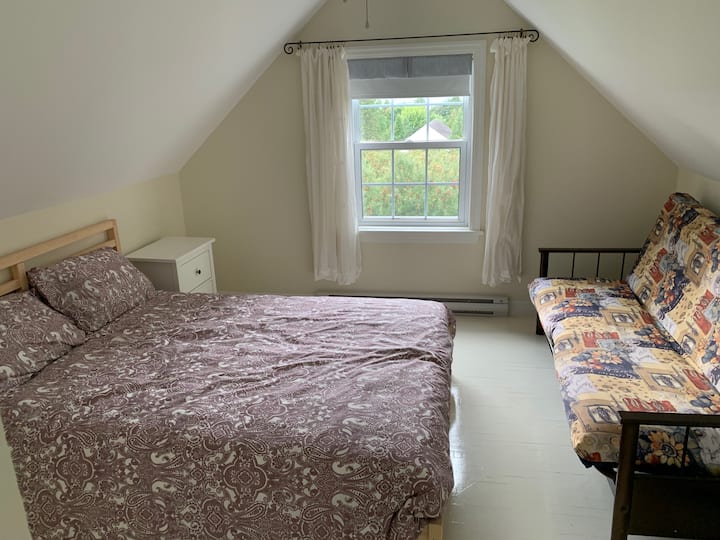 Chumba cha kulala 3 - Kitanda cha Malkia na Futon