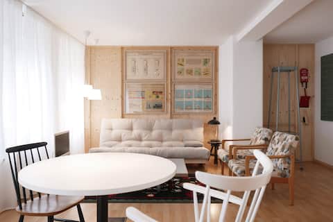 Top Airbnb: 4 windows to the courtyard - quiet & central in Zentrum Ost