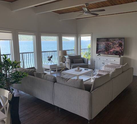 Oceanfront Paradise w Hot Tub close to Wineries