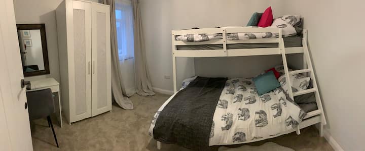 Bedroom 3 - Double bunk bed (double base and single top bunk)