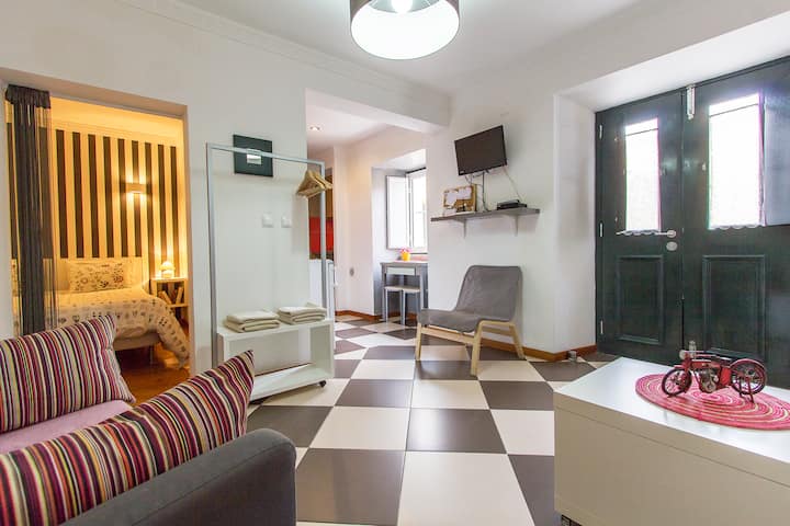 Alfama Cozy Apartment With Sunny Patio 2p - Lissabon
