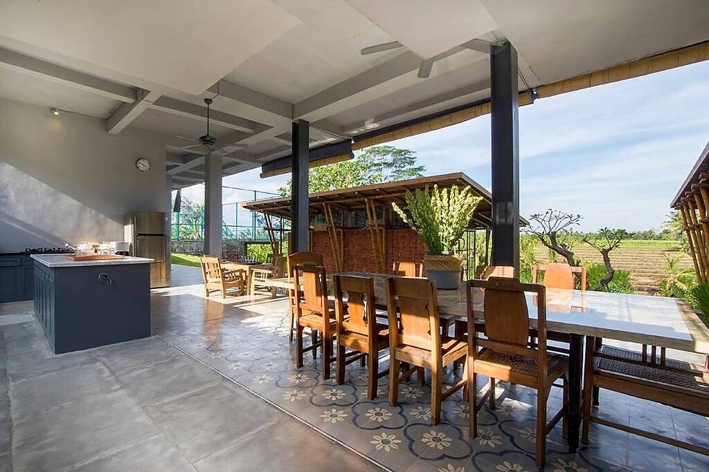 Open Dining Area