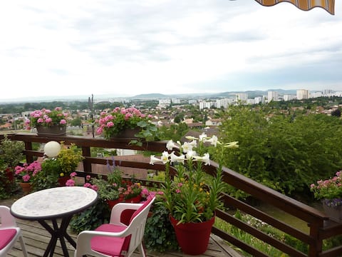 Gite les Terrasses de Bellemoure . Cébazat.