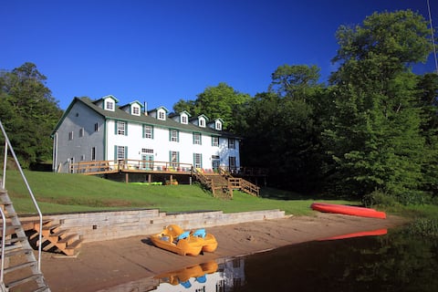 Big Caribou Lake Chalet