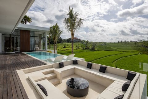 NEW Luxury 3BR, Jacuzzi Rooftop Rice Field, Staff