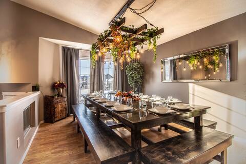 Farmhouse Theme and Smarthome in one! 8 bedrooms.