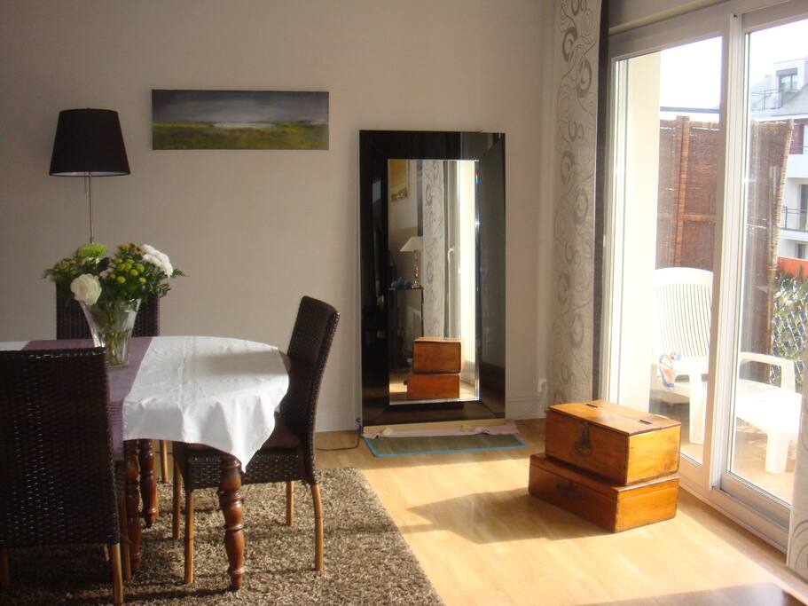 salle à manger sur balcon plein sud