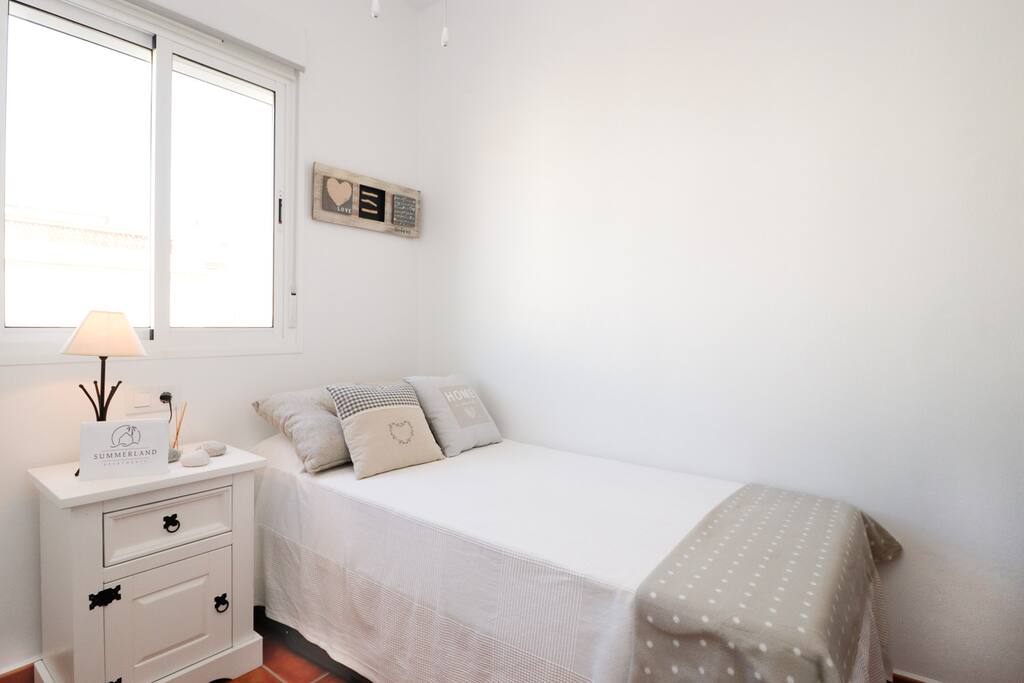 Habitación individual, con cama nido (2 camas 0,90x0,90)