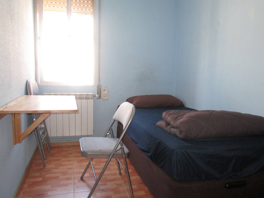 habitacion pequeña 2 small room 2