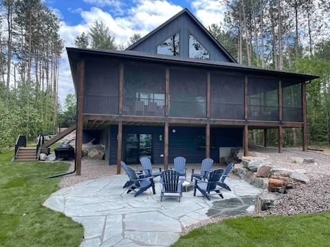 Sandalwood Retreat on Round Lake