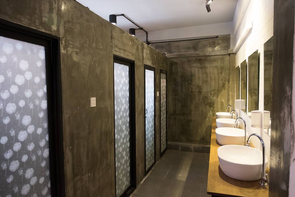 Sharedbathrooms/Hostel9/cheapaccommodation/Yangon/Chinatown/backpackersplace