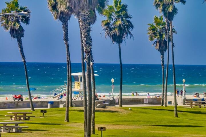 Luxury Home Amazing views Sleeps 20 Mission Beach gallery image 2