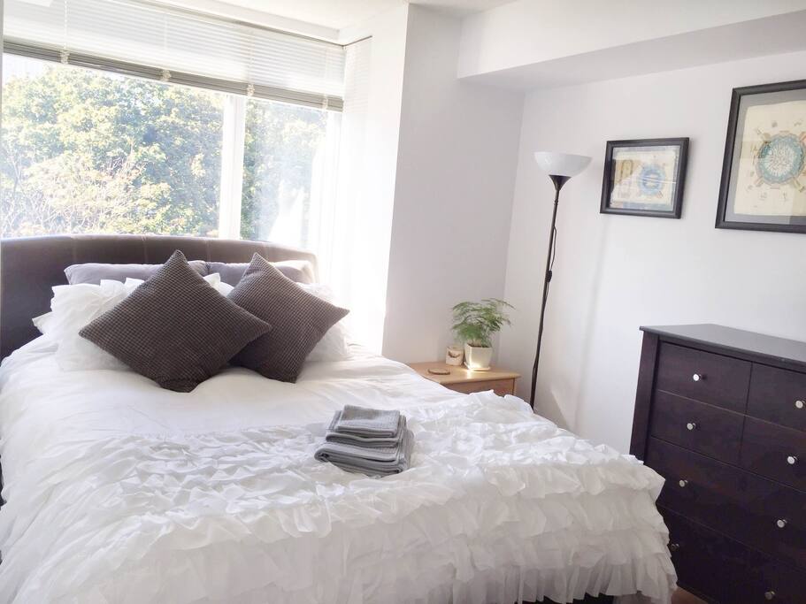 Comfy Queen bed