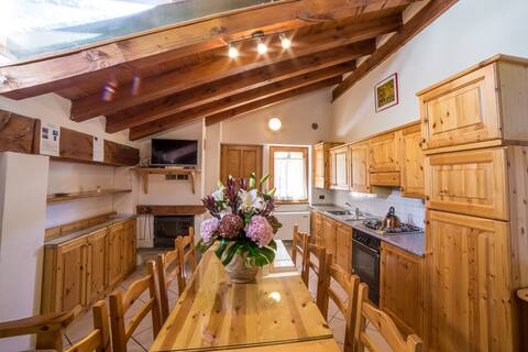 Apartment F with five rooms in Antey St. Andrè