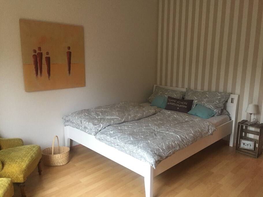Gemütliches Doppelbett 160cm * 200cm