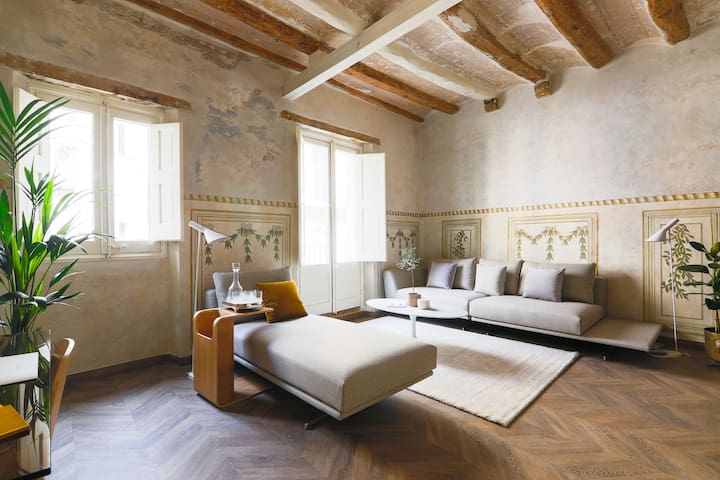 Serviced boutique apartment next to Ramblas