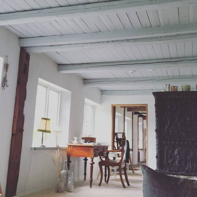 Vackert hus nära hav och bad.