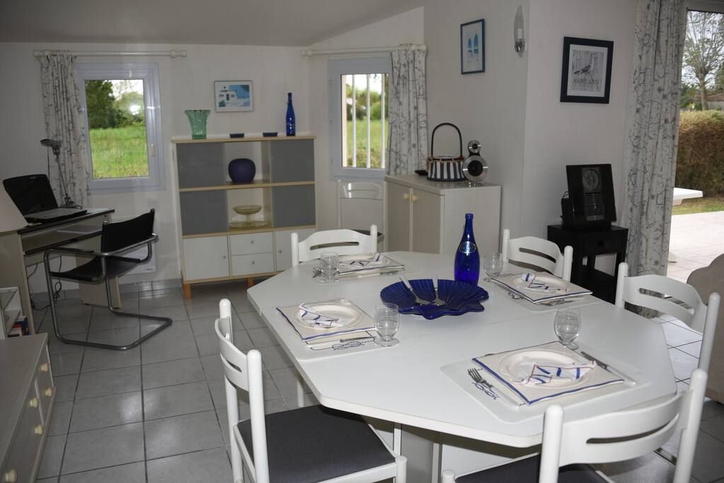 Côté salle à manger
