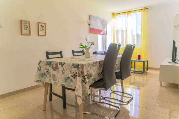 A clean and bright apartment