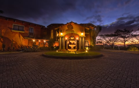 Exclusive Tuscan Mansion in CR