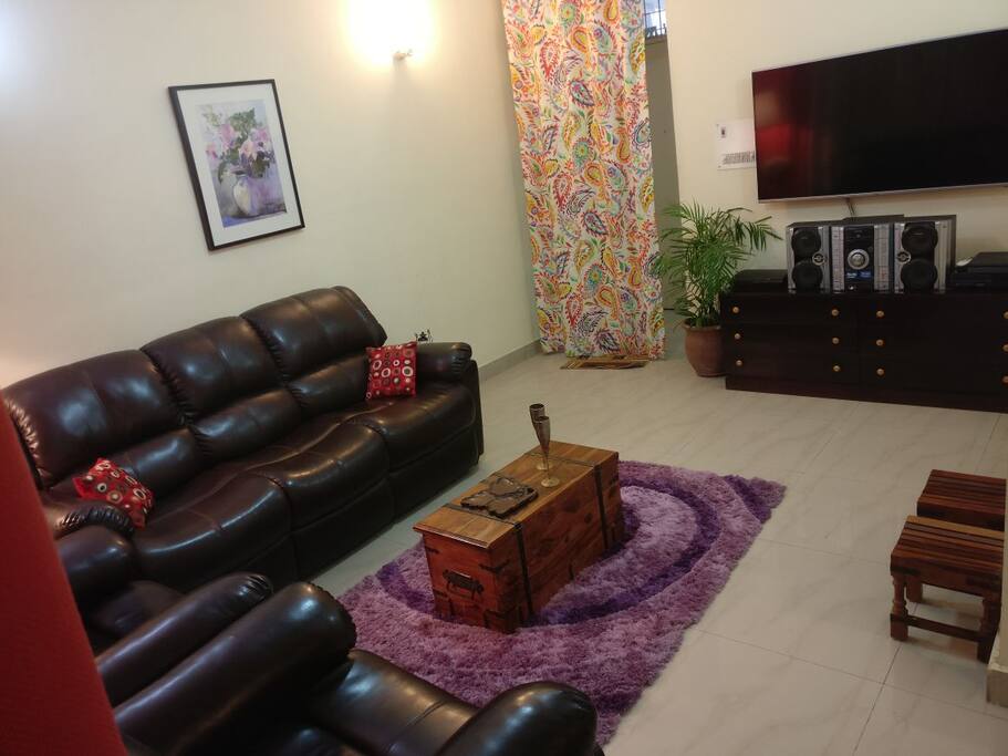 Living area for your Entertainment - movie player, gaming consoles and Netflix