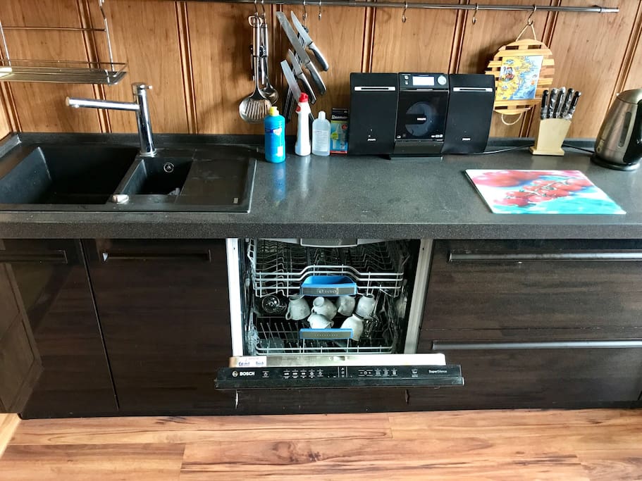 Kitchen - Bosch dish-washer
Кухня - посудомоечная машина Bosch