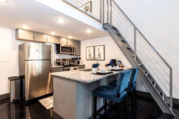 ✔Walk Score 89✔250mps-2min> D/T✔Parking✔W/D✔Neflix