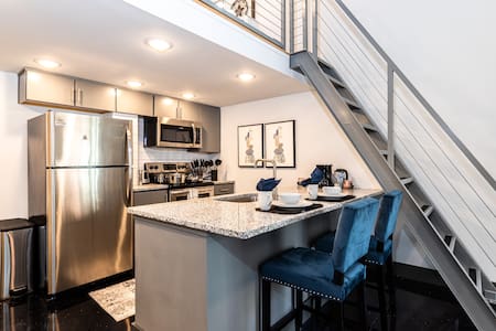 ✔Walk Score 89✔250mps-2min> D/T✔Parking✔W/D✔Neflix