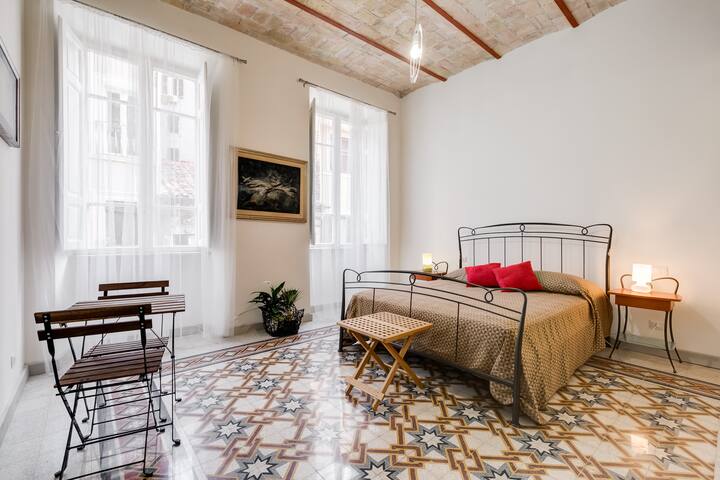 Monti Colosseum apartment gallery image 2