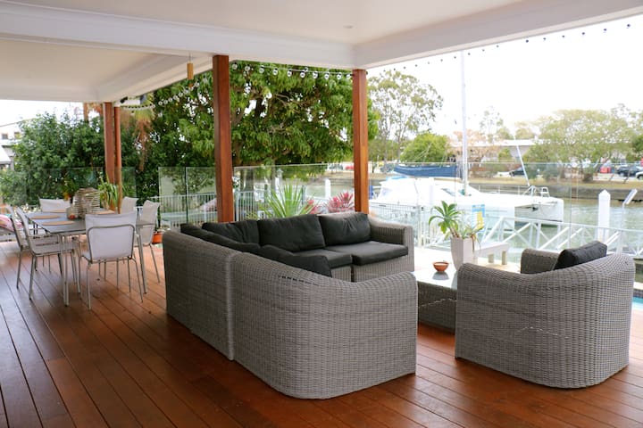 Waterfront Home Mins To Mooloolaba Beach Houses For In Waterfront Home Mins To Mooloolaba Beach Houses For In Queensland Australia