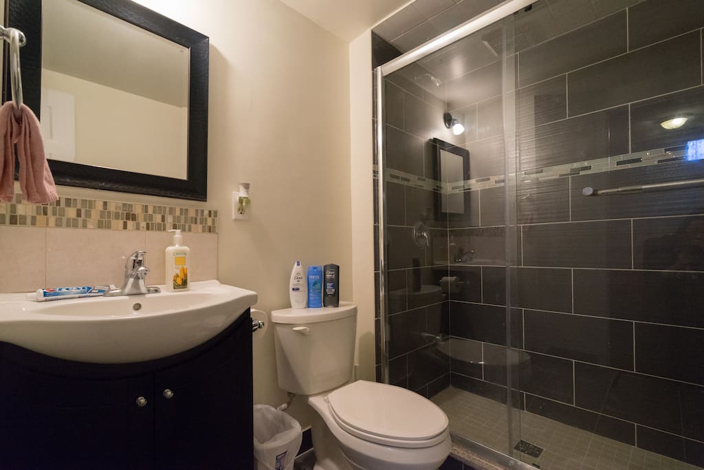 Private bathroom w/ full supply - Fresh towel, Shampoo, Body wash, Toothpaste and Facial paper