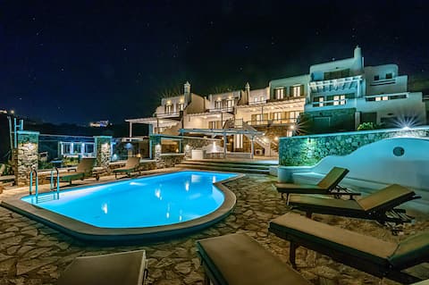 9 Muses Villa Thalia 5 BR with private pool!