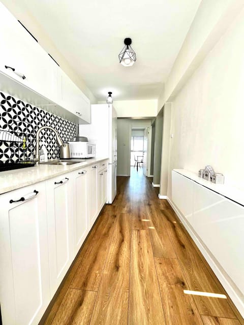 A beautiful 3-room apatment in old Haifa.