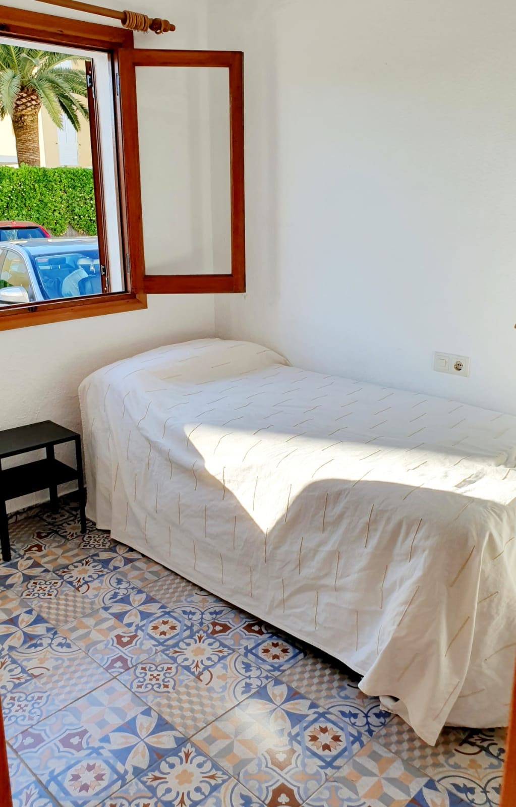 غرفة 3 تضم سريرين من 90 (السرير الآخر تحتها)