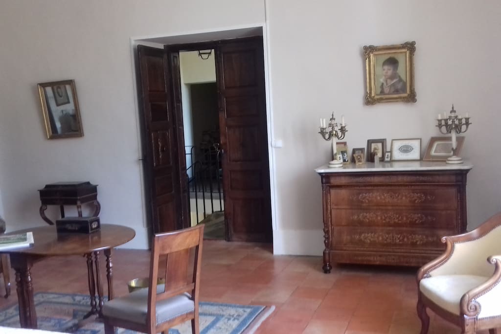 Chambre Madame Mère vue 2 (85€)
