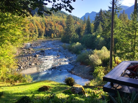 Spectacular Riverfront Basecamp