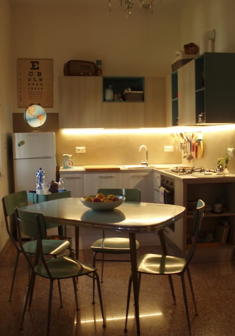 cucina completa di tutti gli accessori