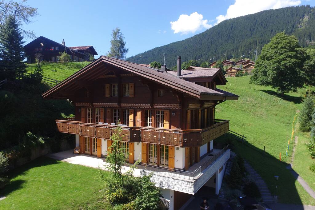 Chalet im Sommer