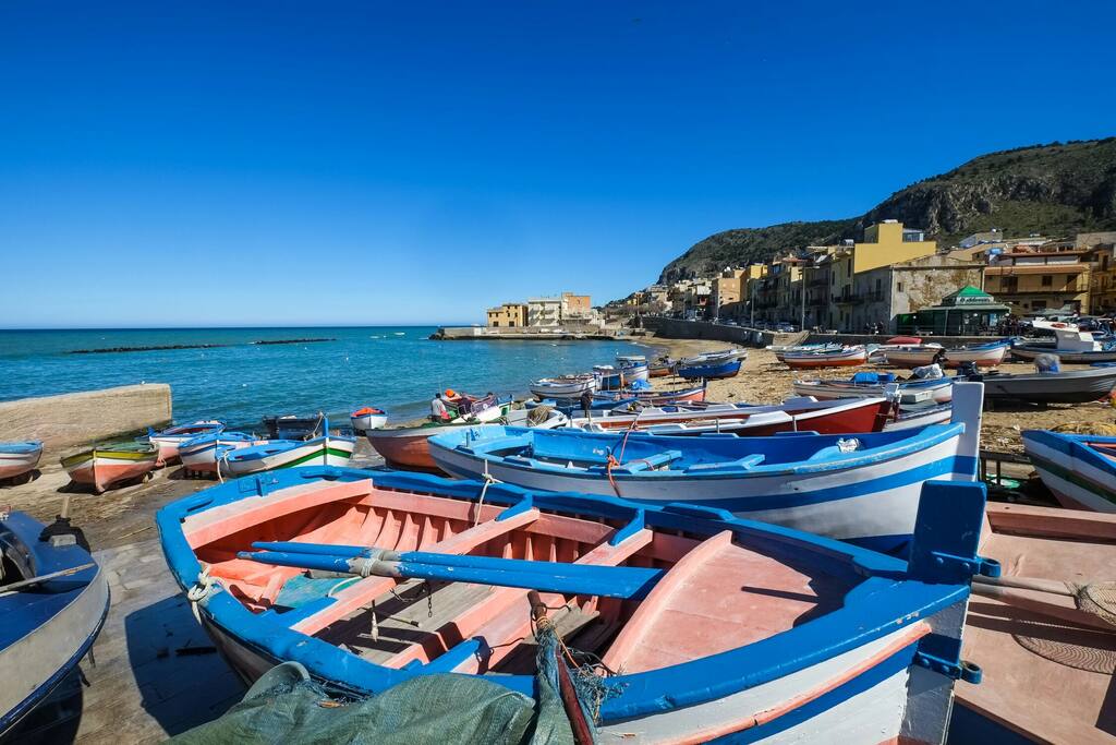Aspra, foto del porticciolo