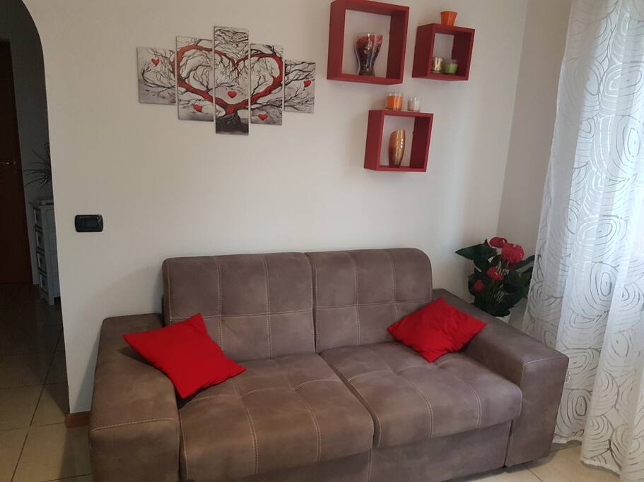 Divano letto in salottino