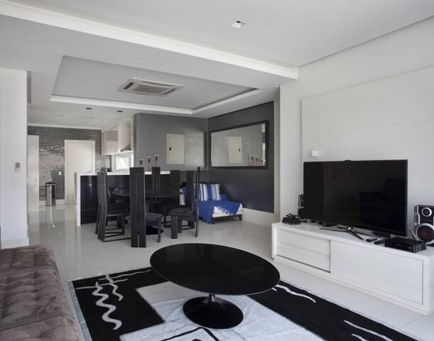 Ipanema penthouse near beach gallery image 4