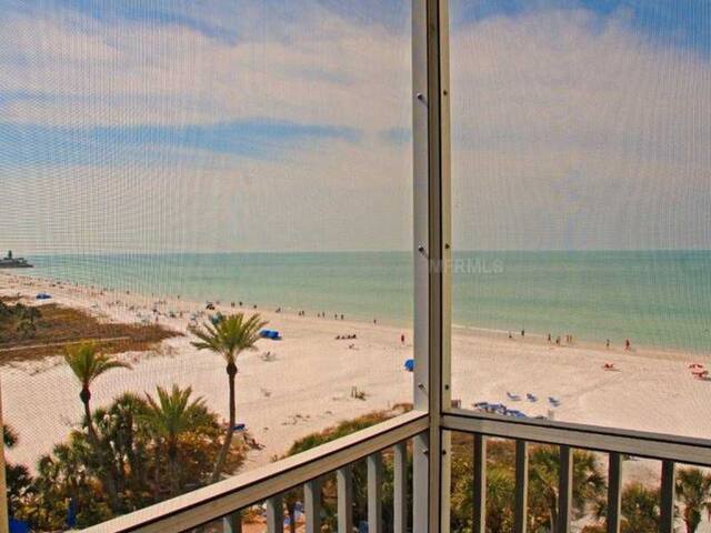 Beachfront condo: Gulf Views! Pool, Beach Chairs