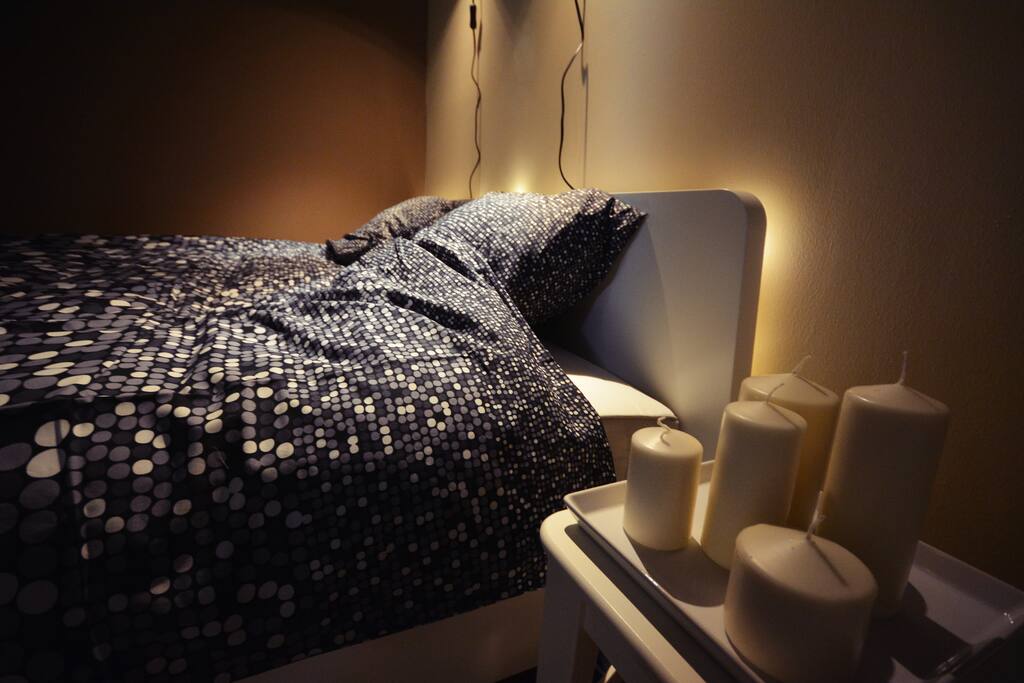 bedroom with a comfortable queen size double bed