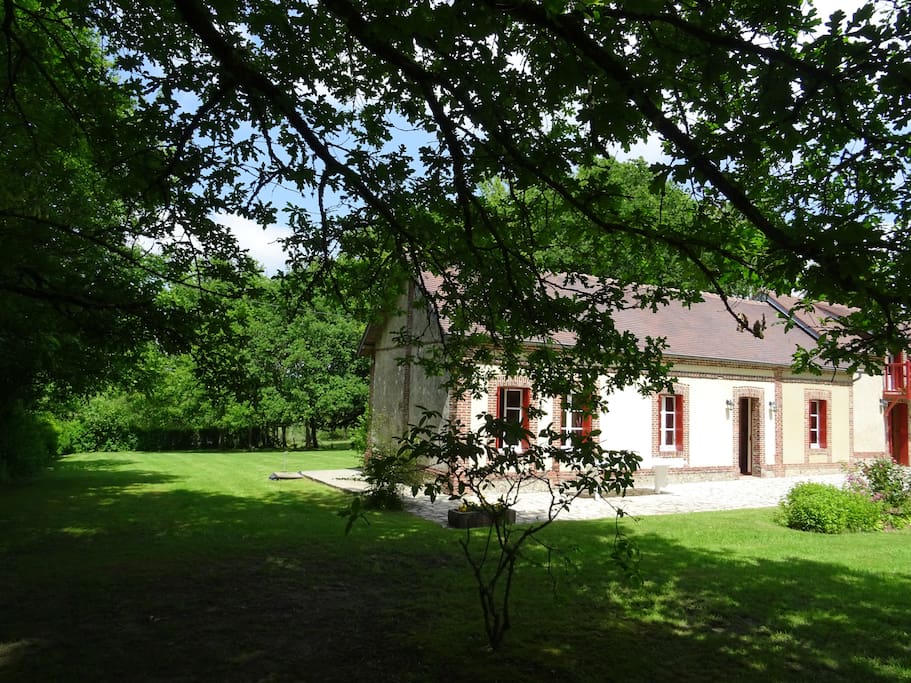 La maison au milieu du jardin de 2750 m2
