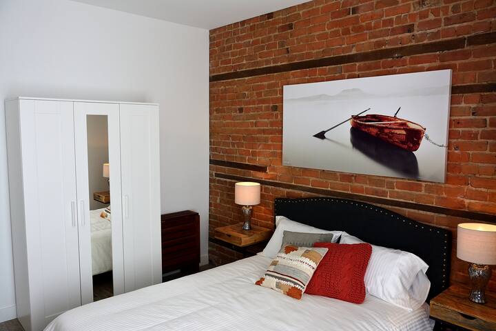 Rare Find – 3 BR + 4 Full BA – Huge Sunny Terrace! gallery image 4