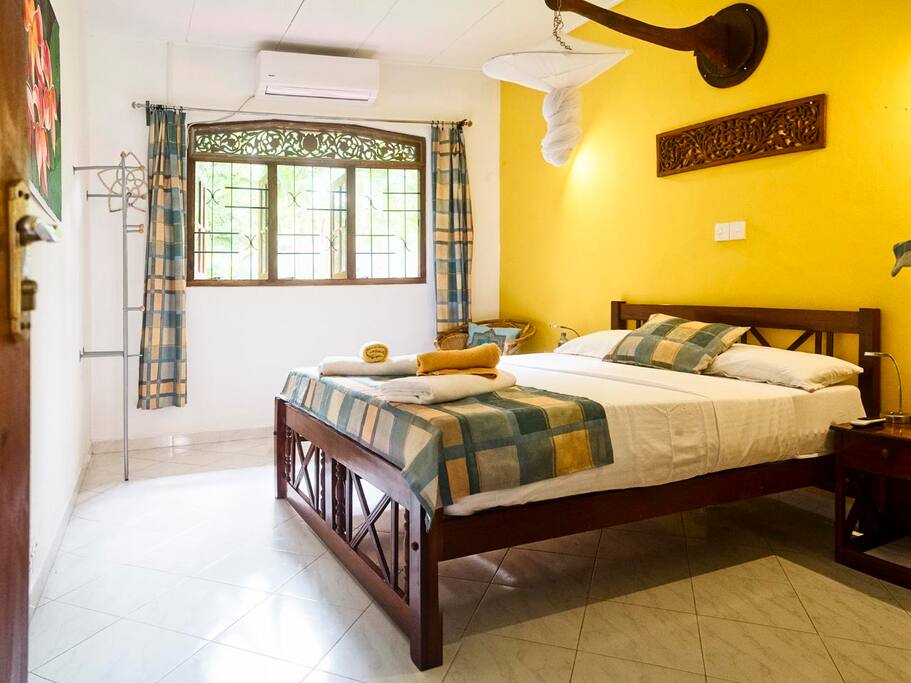 Schlafzimmer 1