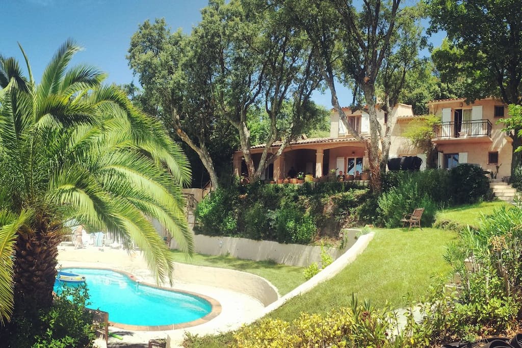 Beautiful Villa Huefield and pool