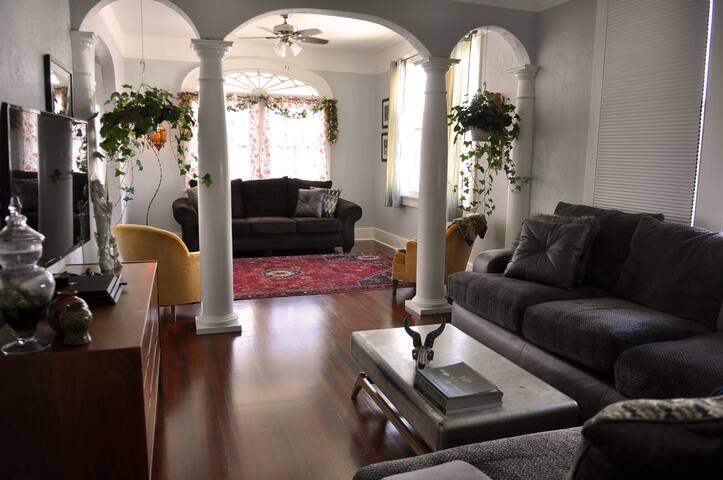 Full house 2blks from Jazz Fest in New Orleans! gallery image 2