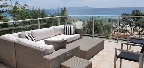 Waterfront retreat, Langs Beach