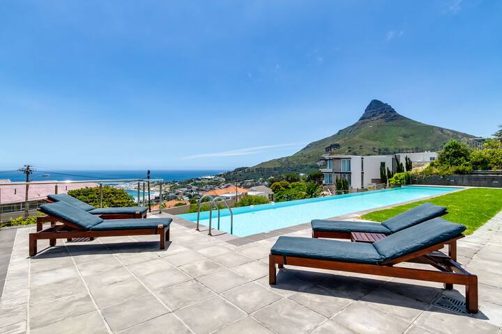 Spacious Apartment, Stunning Ocean Views gallery image 3